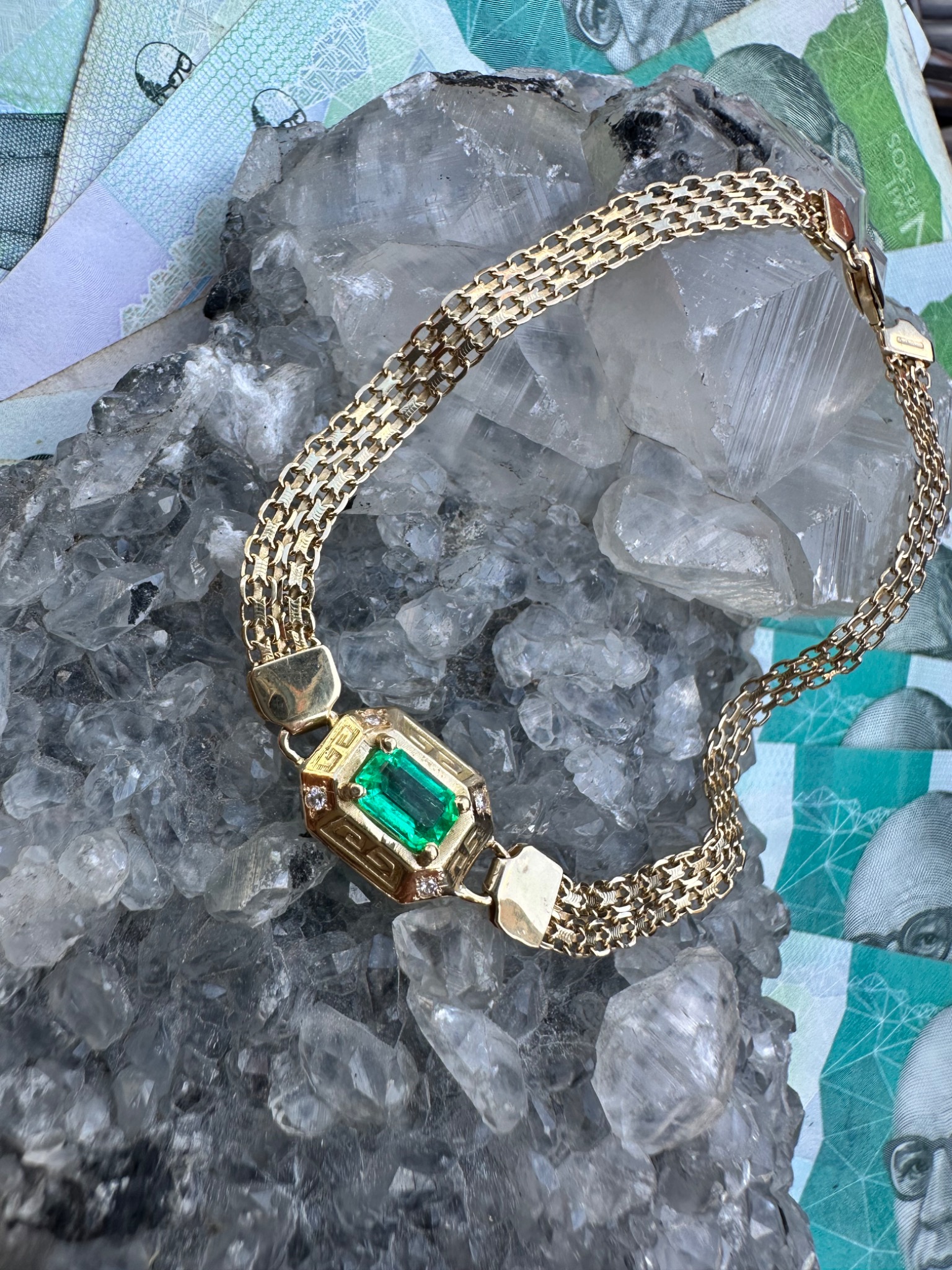 Pulsera oro 18K con esmeralda
